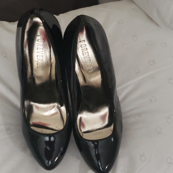 High heels - Picture 3 of 4